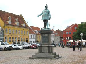 Denmark Køge   Statue Of Frederik 7 Torvet   By Hubertus45 Wikimedia